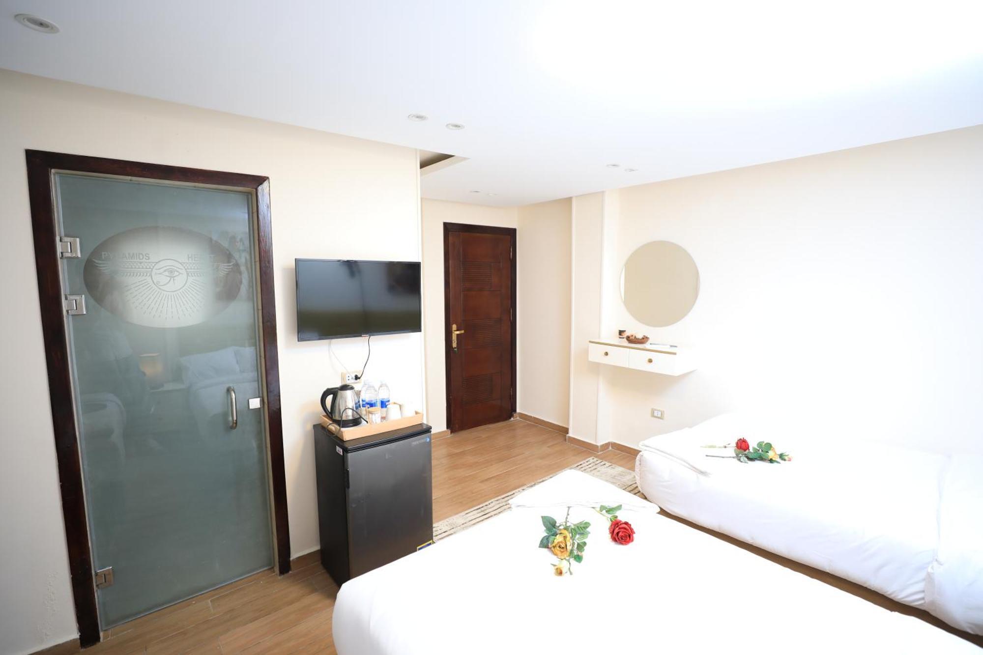 Pyramids Heart Hotel Kafrat al Jabal ภายนอก รูปภาพ